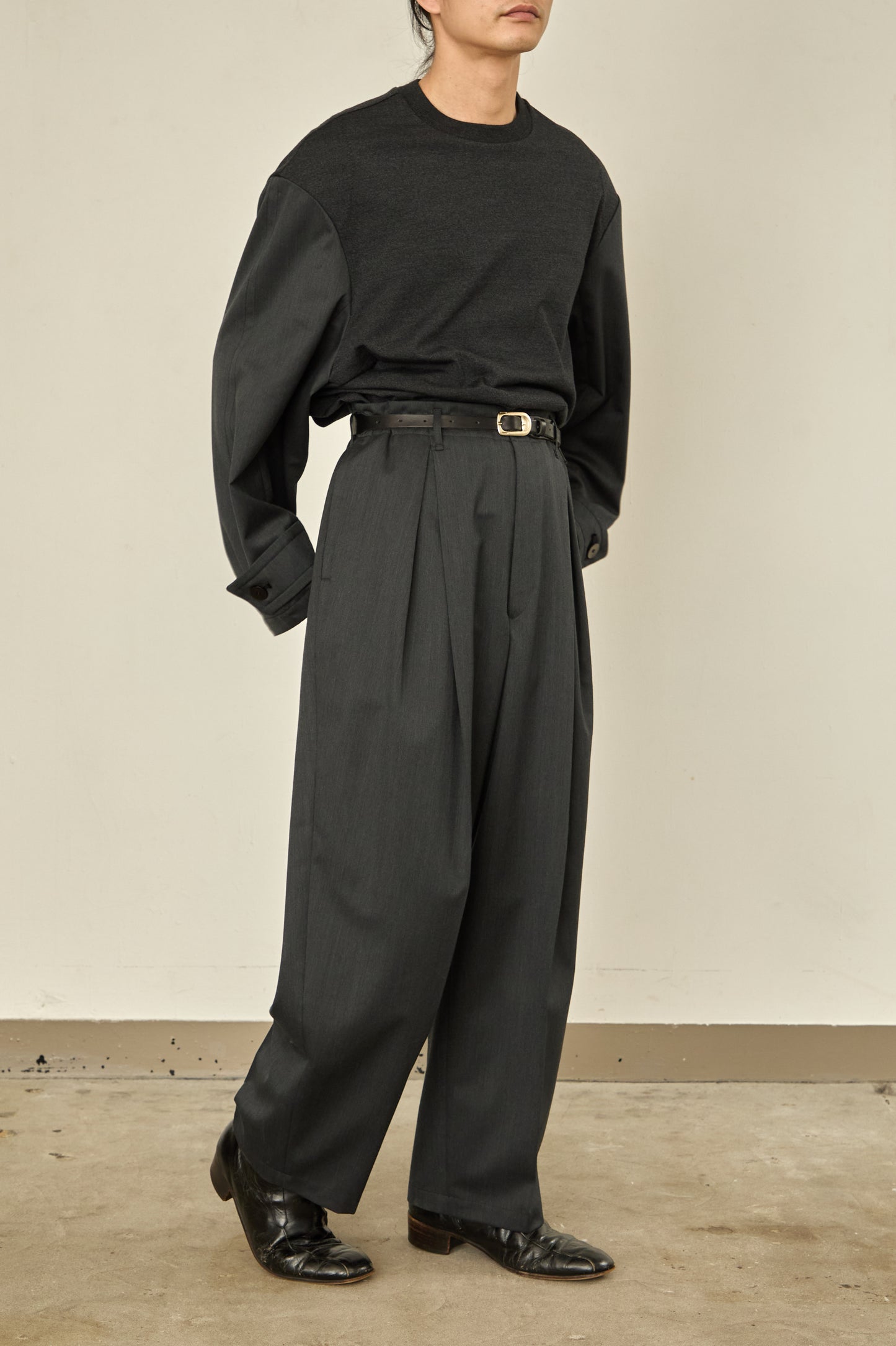 i'm here : UN(I)FORM : " ONE " TUCK PANTS
