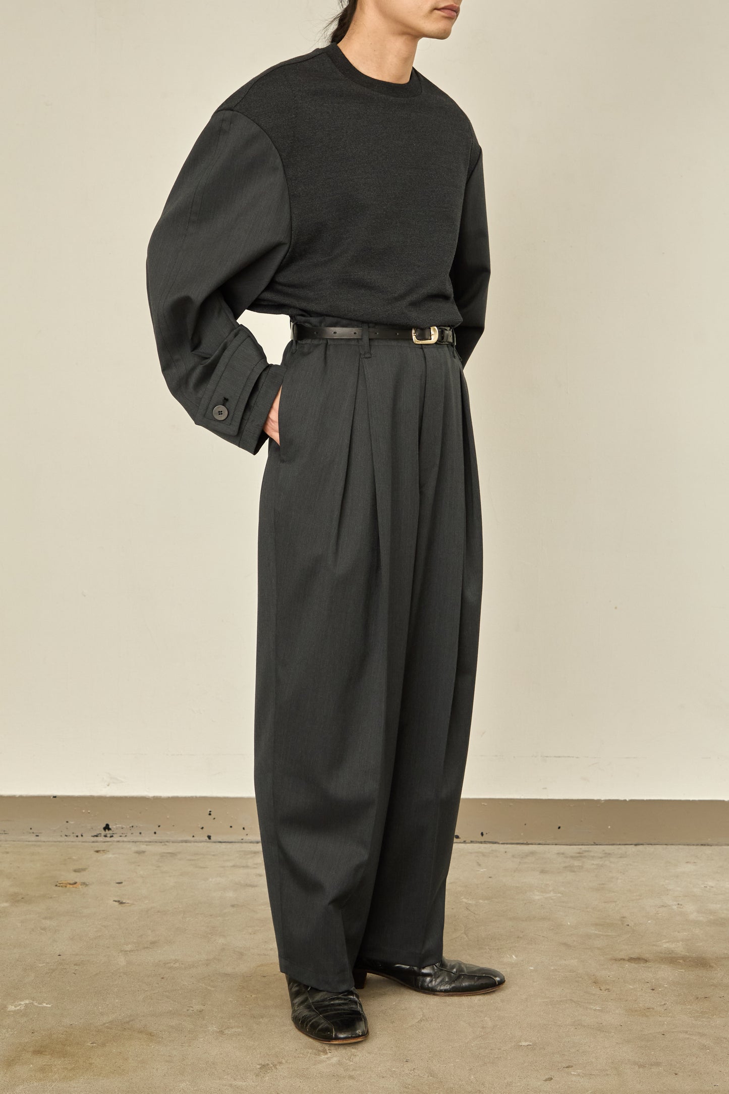 i'm here : UN(I)FORM : " ONE " TUCK PANTS