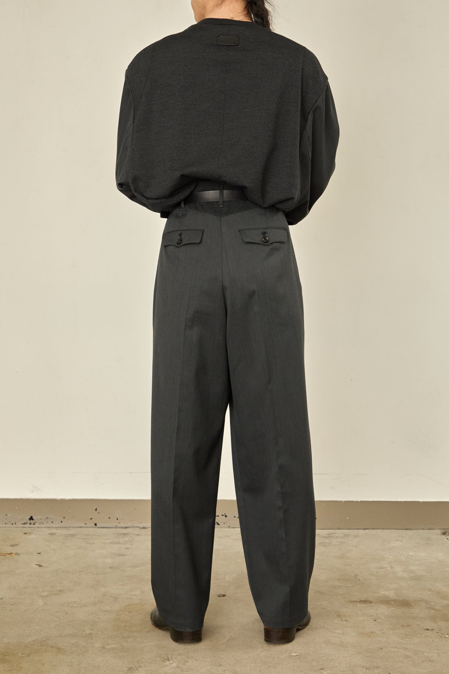 i'm here : UN(I)FORM : " ONE " TUCK PANTS