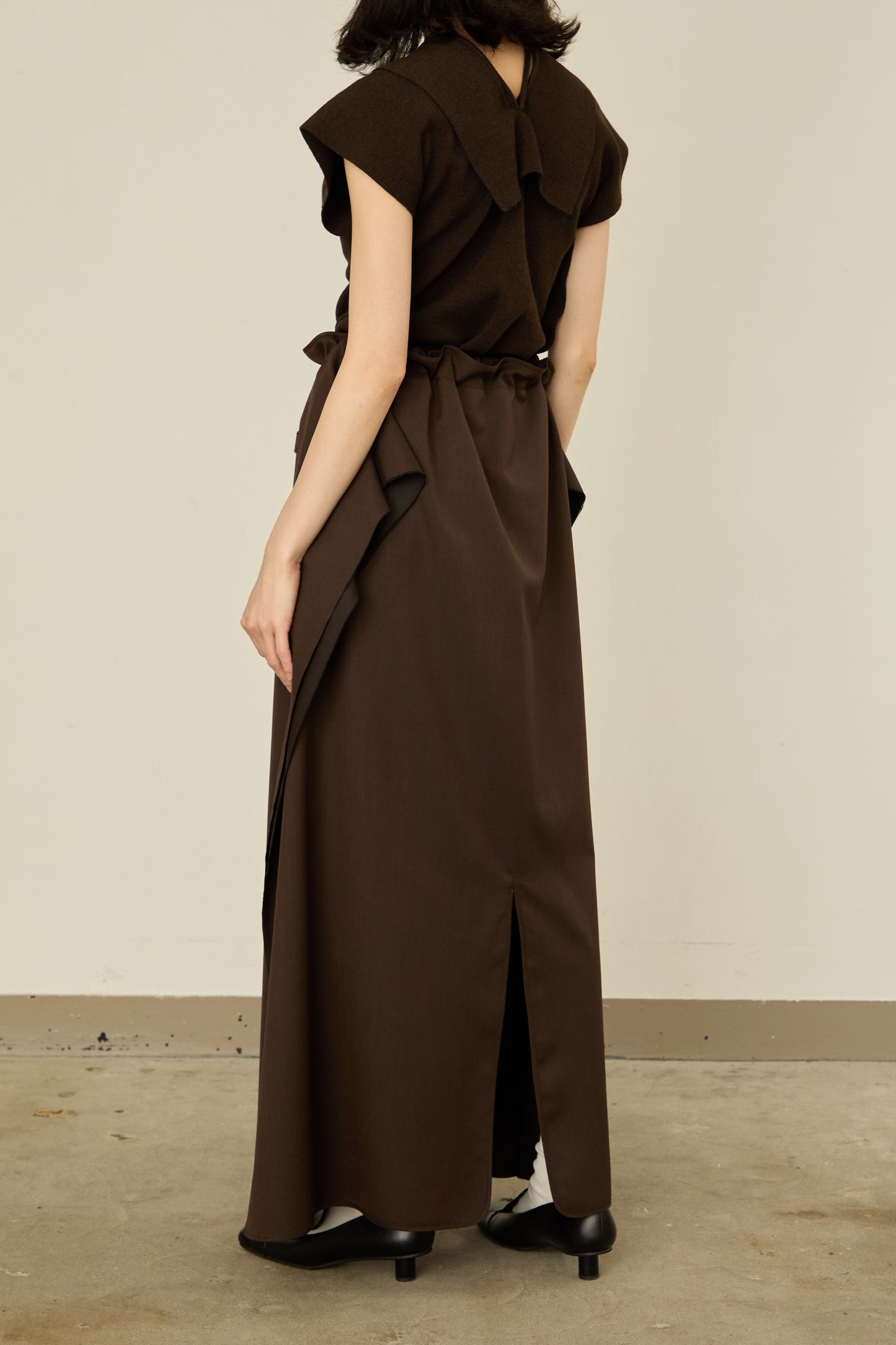 i'm here : UN(I)FORM : " FLAT " SKIRT