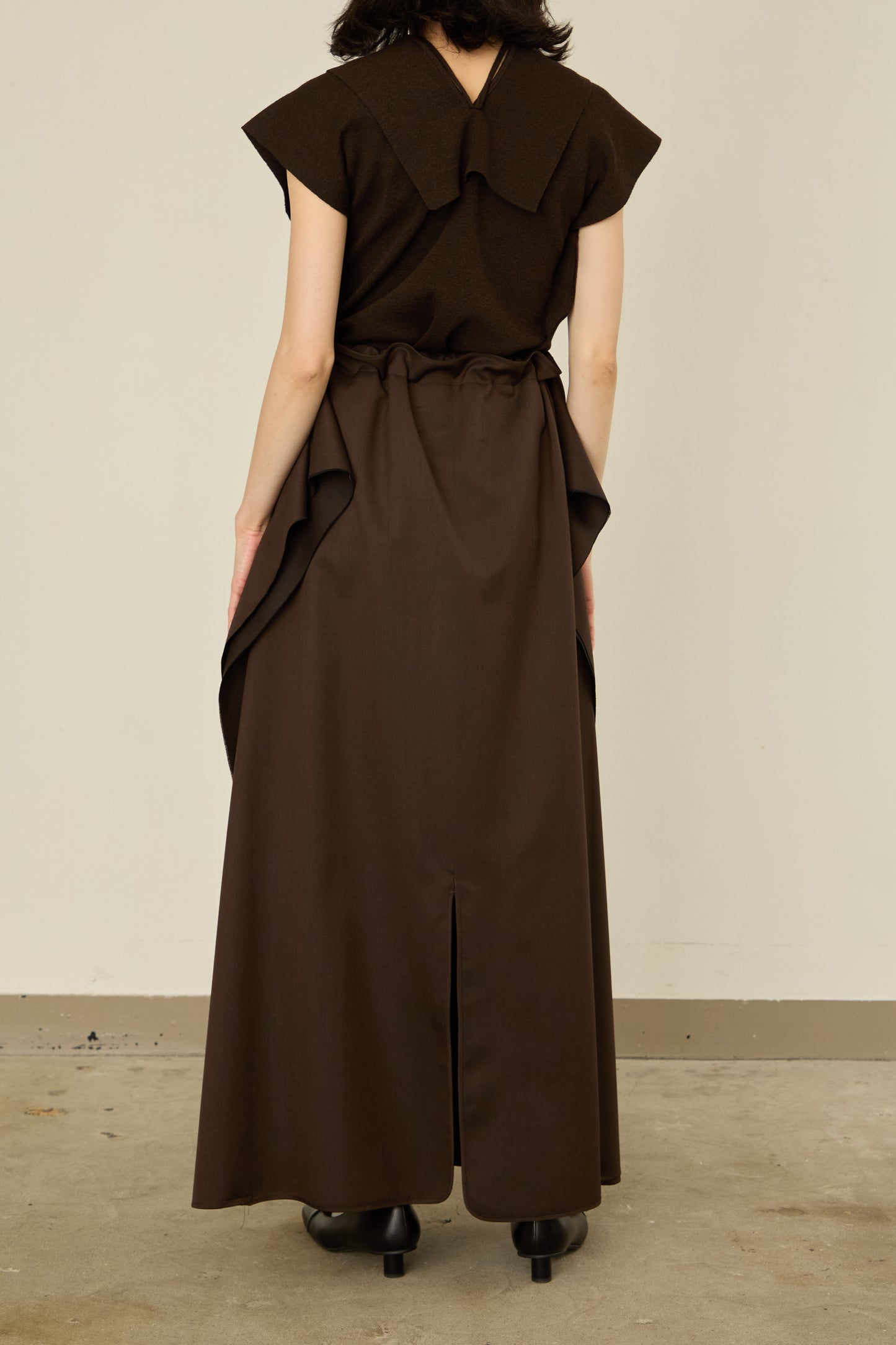 i'm here : UN(I)FORM : " FLAT " SKIRT