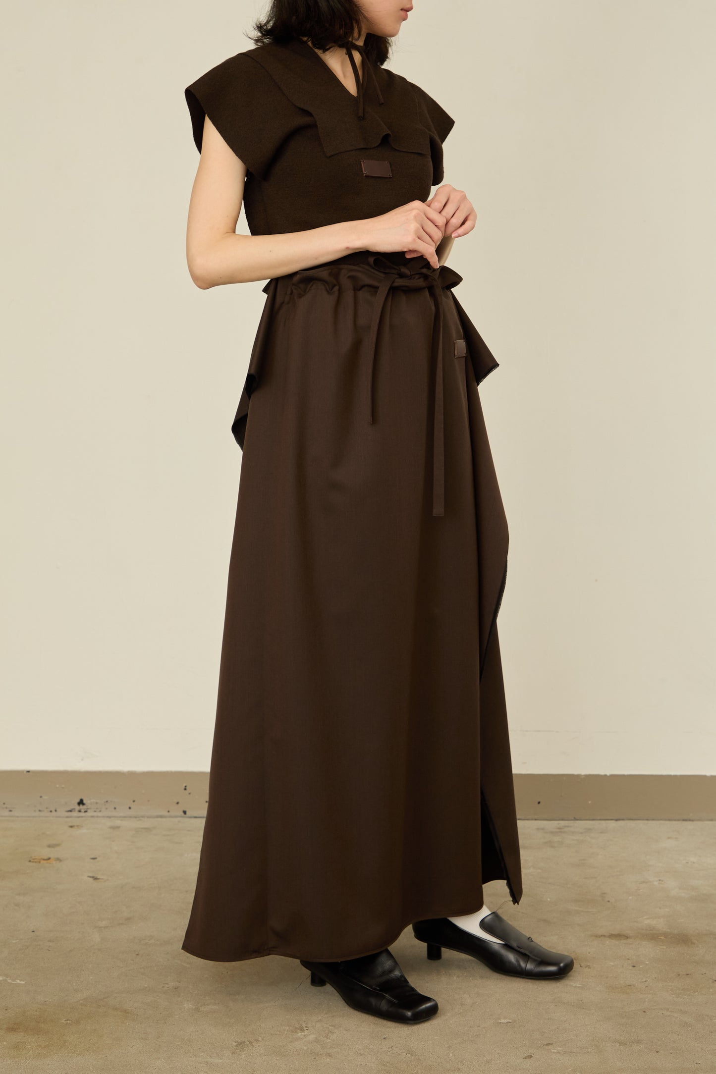 i'm here : UN(I)FORM : " FLAT " SKIRT