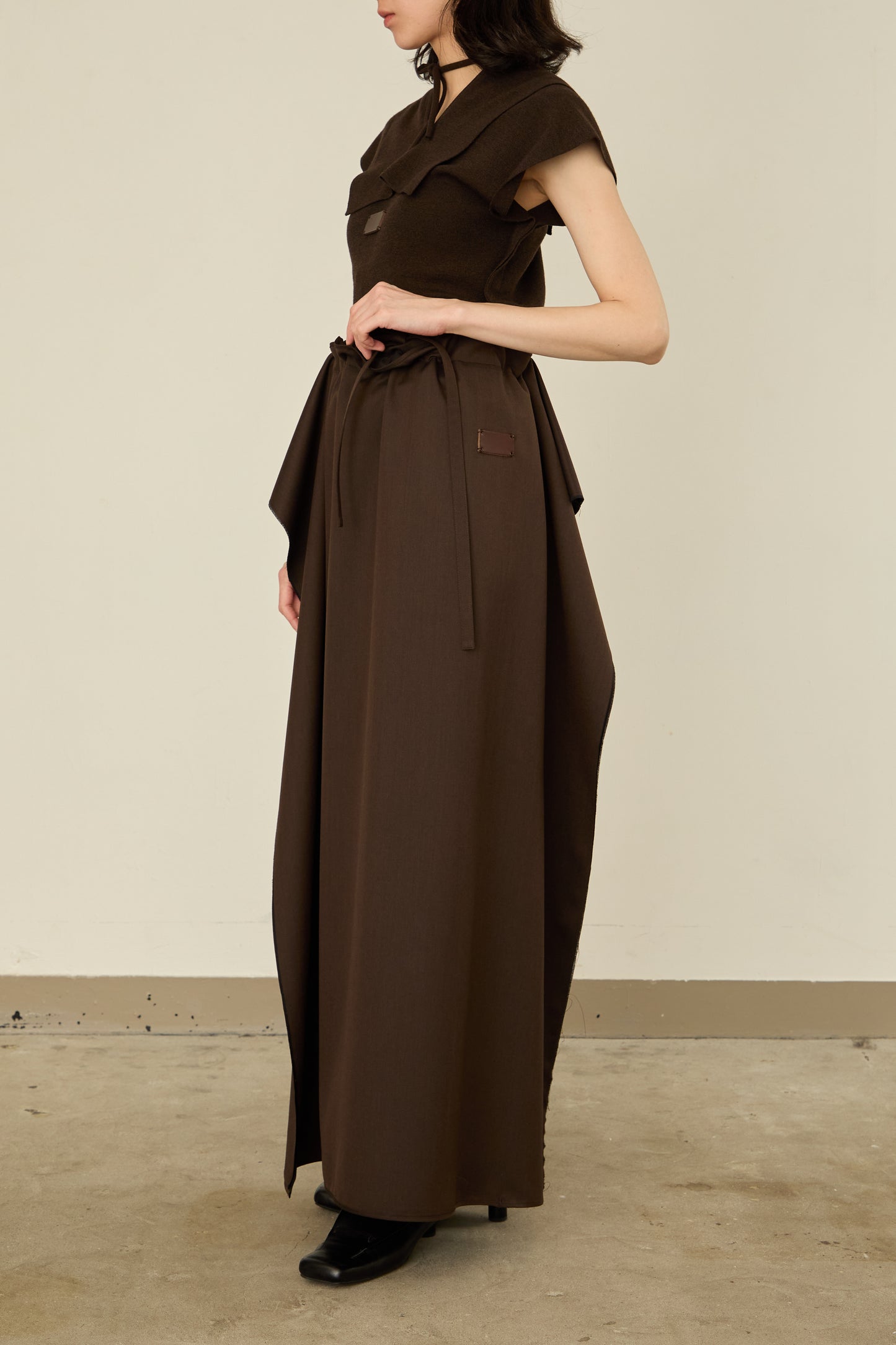 i'm here : UN(I)FORM : " FLAT " SKIRT