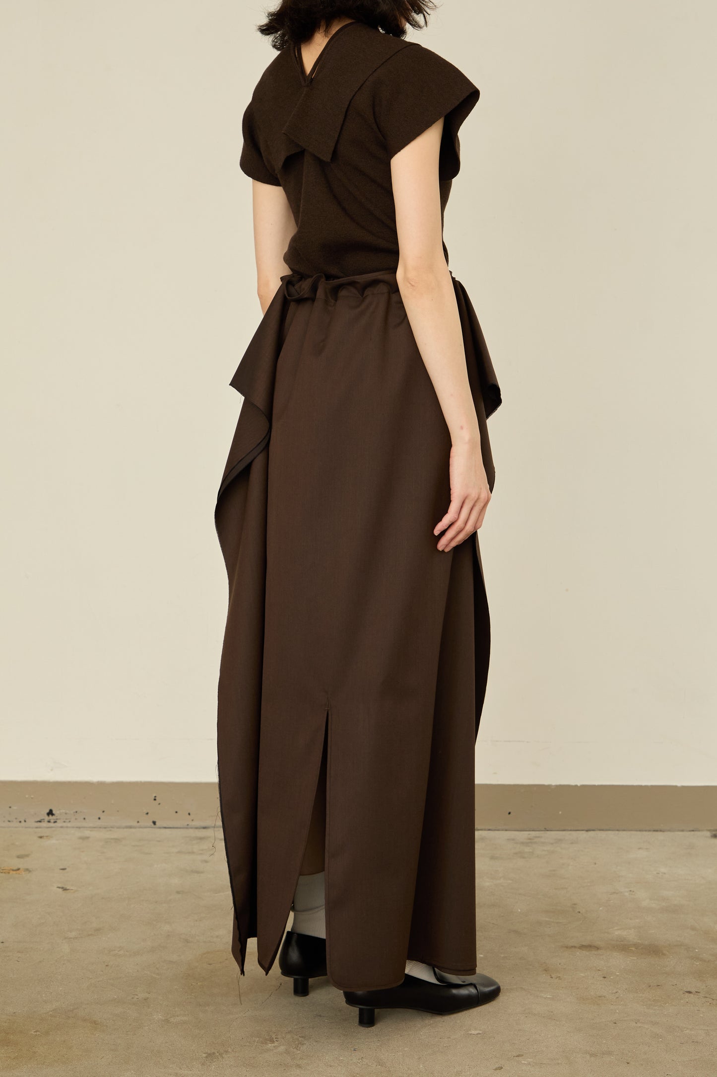 i'm here : UN(I)FORM : " FLAT " SKIRT