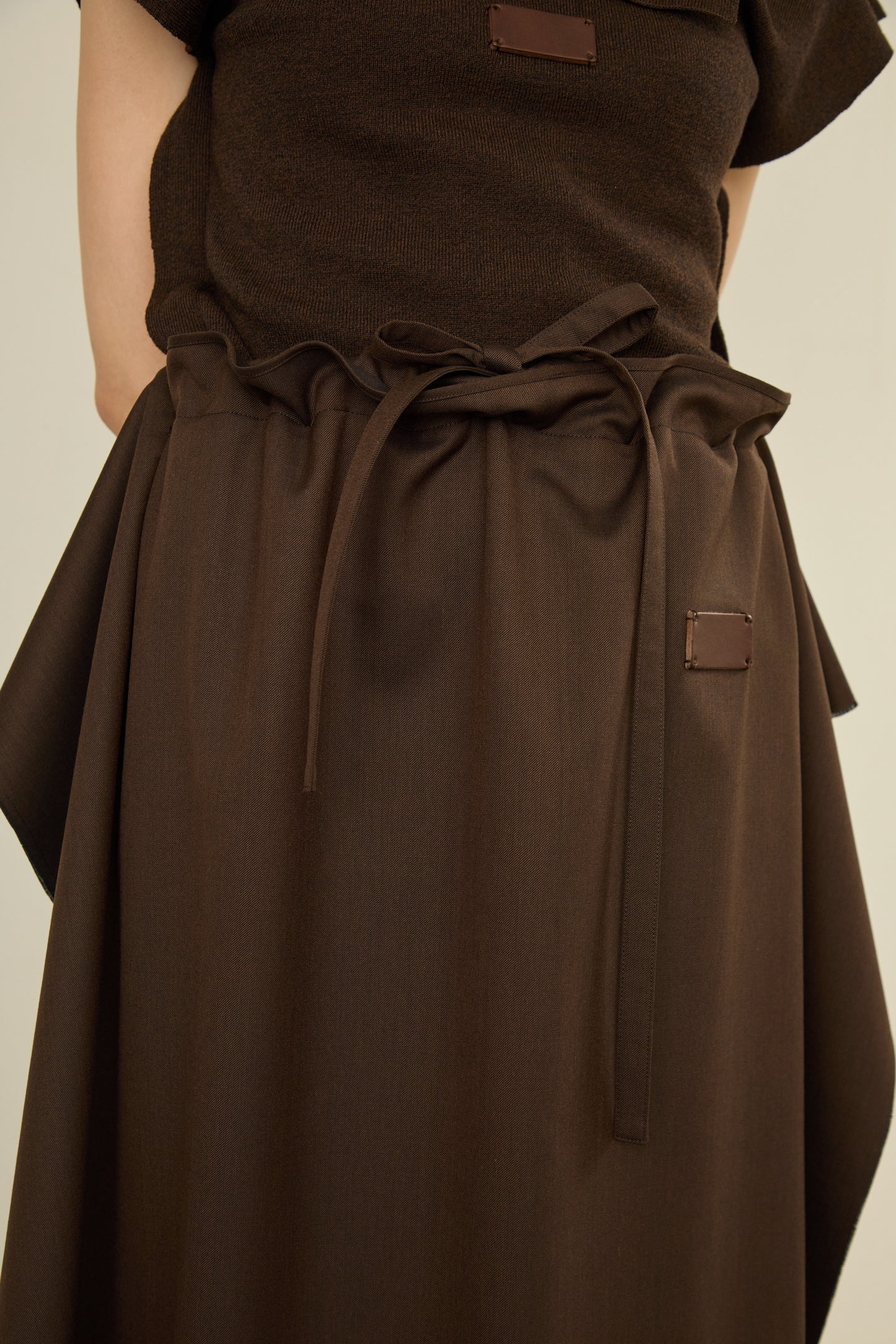 i'm here : UN(I)FORM : " FLAT " SKIRT