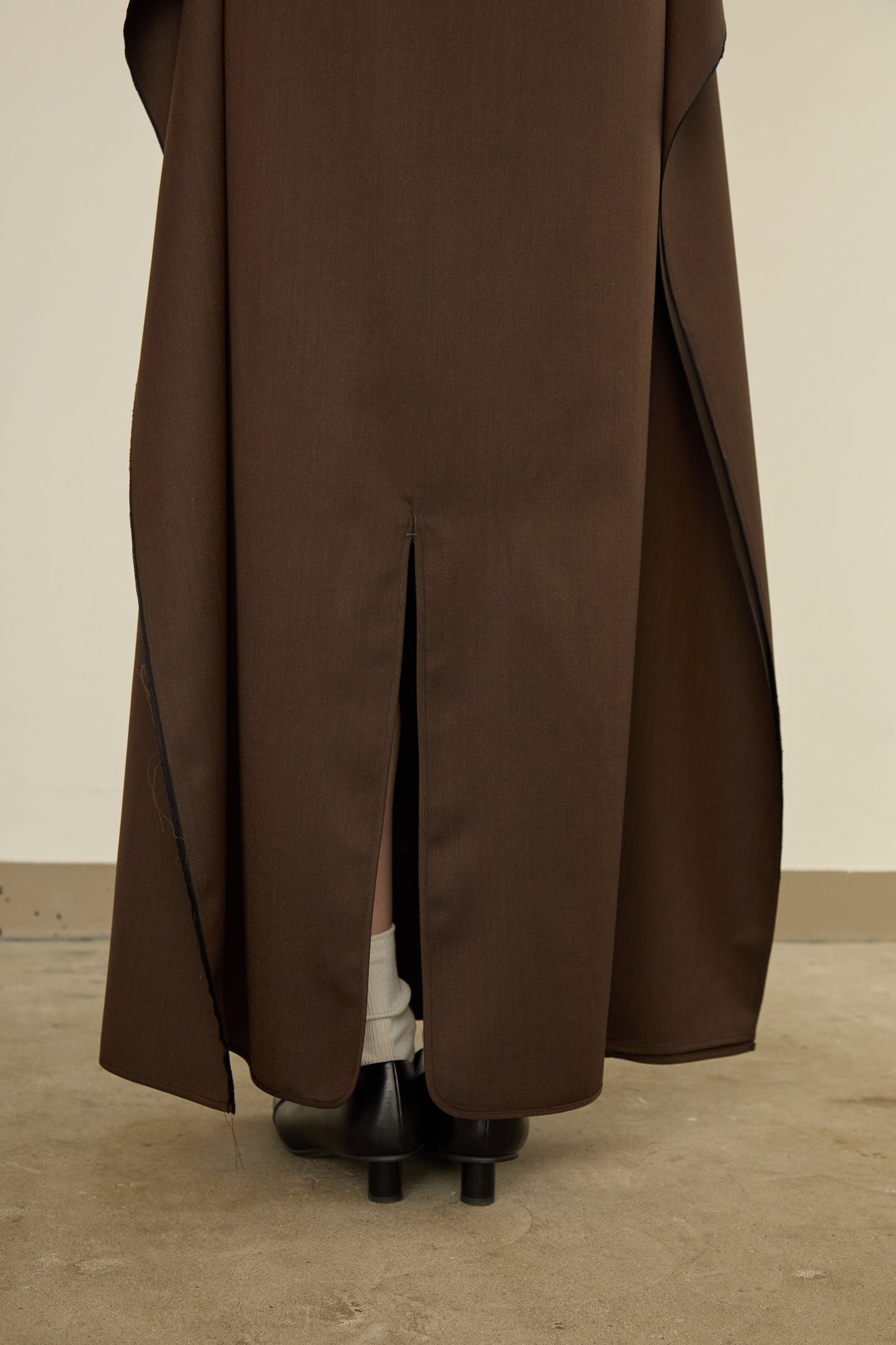 i'm here : UN(I)FORM : " FLAT " SKIRT