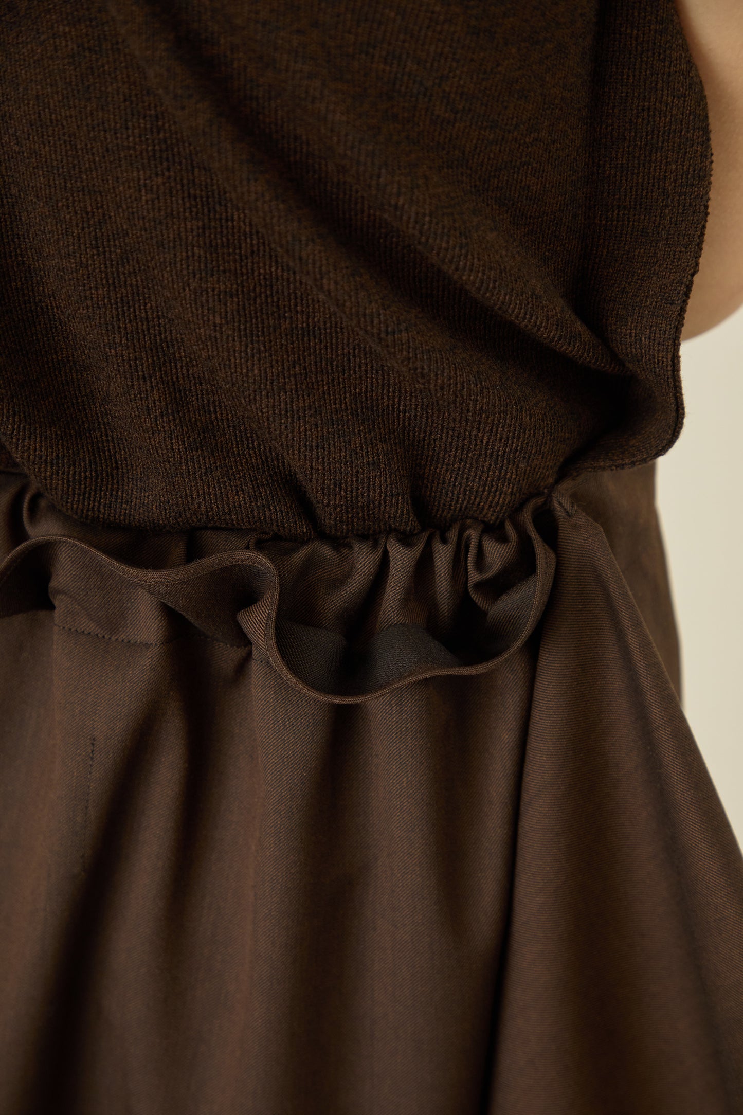 i'm here : UN(I)FORM : " FLAT " SKIRT