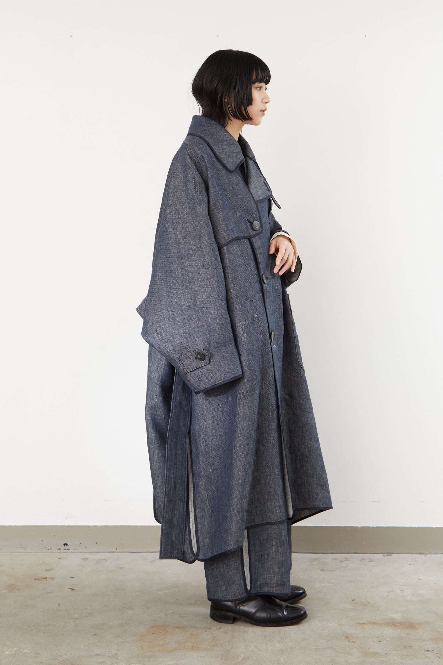 with PIPING : LINEN TRENCH COAT